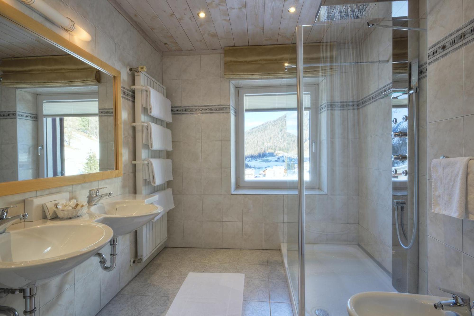 Hotel Gampen Solda Pokoj fotografie