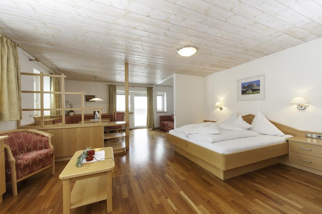 Hotel Gampen Solda Pokoj fotografie